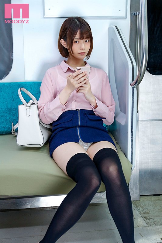 月乃露娜、竹内夏希、 如月夏希共演作品PFES-001:办公室女郎车厢刺激!